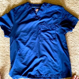 Selling set of navy blue Mens scrubs